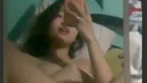 Indian girl gets off with her fingers in a sensual video