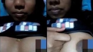 Exclusive Video Call with a Sexy Lankan Girl Showing Off Her Boobs