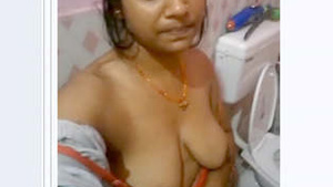 Sexy Bhabhi Shows Her Pussy Breasts