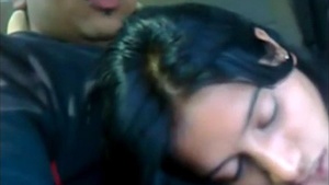 Lucknow menina dando boquete no carro Filmes