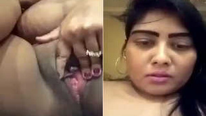 Indian Bhabhi Exhibits Her Nude Body in Exclusive Video