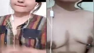 Exclusive Video of Paki Girls Sensual Display