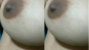 Exclusive video of husband pleasuring wifes breasts