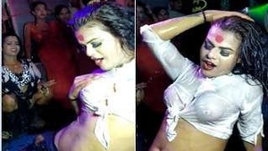 Exclusive Dance Show with a Twist