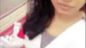 Sexy Indian college girl in steamy video