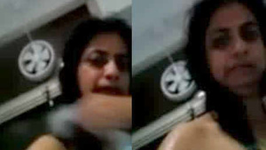 Desi auntie strips down in front of her boyfriend for some steamy action