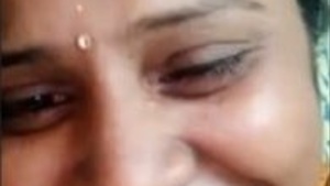 Sexy Desi Bhabhi Showing Her Breasts