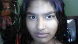 Desi Girl Gets Her Tight Pussy Stretched