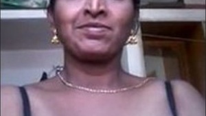 Horny Bhabhi Masturbating