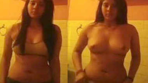 Indian exposes her XXX boobies in an amateur video in the bathroom