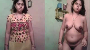 Desi wife takes a bath in exclusive desi porn video