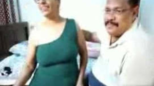 Tamil couple Tarivishu on Cam play hot