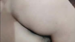 Beautiful Desi Indian girl fingering