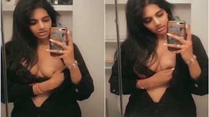 Exclusive Video of a Sexy Lankan Girl Showing Off Her Breasts