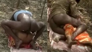 Outdoor sex with Dehati Randi in this MMC video