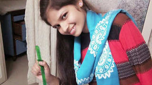 Desi hottie gives her boyfriend a sensual blowjob