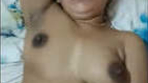 Lover records moaning aunty in nude position
