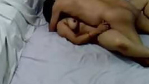 Indian wife gets pounded by her couligue in this hot video