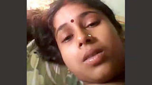 Sexy Bhabhi showing boobs and Fingerring