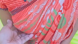 Desi bhabi opening her sare and fucking