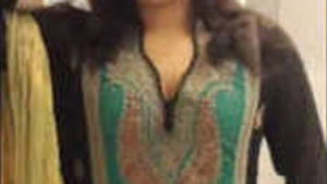 Newlywed bhabhi in hotel on honeymoon