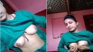 Desi Girls Wet Pussy and Breasts Get Revealed in Exclusive Video