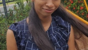 Lankan girl flaunts her curves on cam