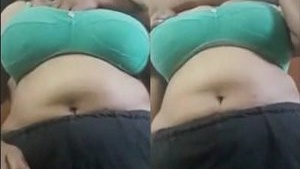 Desi quente umbigo tia