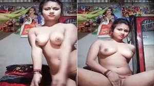 Sexy Indian Girl Reveals Her Nude Body in HD