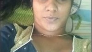 Tamil Girl Showing Breasts Pussy