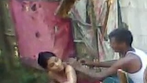 Desi sex video features a South Indian bhabha and a devar indulging in their sexual desires while bathing!