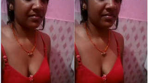 Bhabhis Exclusive Video: Indian Babe Shows Off Her Boobs and Pussy