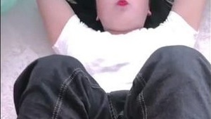 Desi girl gets her tight pussy fucked