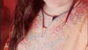 Bela desi menina showing