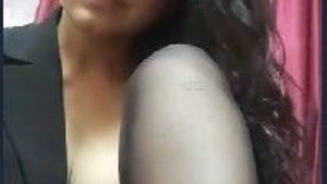 Desi horny hooot secrtar in his uniform playing hoot