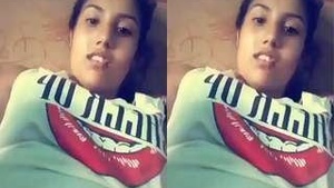 Desi Girl Shows Off Her Fingering Skills in HD Video