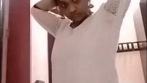 Desi Girl Showing Breasts Pussy