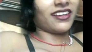 Married Village bhabhi in video call, clips