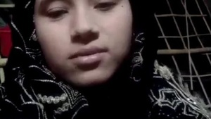 DESI MARRIED BHABI SHOWING FOR LOVER