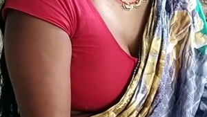 Indian aunt showing breasts