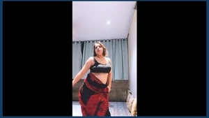 Tight Pussy Stretched by Juicy Cpl