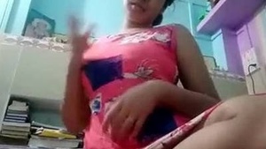 Desi teen open her dress