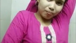 desi bhabi open her dress