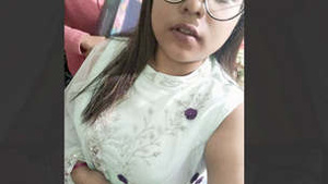 Sexy Bangli girl gets naughty with her Vdos