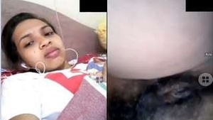Lankan Beauty Teases with Her Wet Vagina
