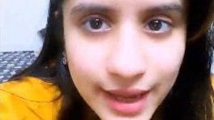 Simis solo playtime in a steamy video