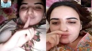 Exclusive Sexy NRI PAk Wife gives Blowjob