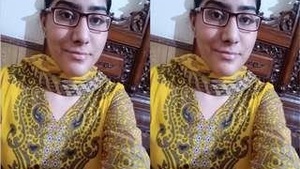 Sexy Paki Girl Showing Her Boobs Pussy