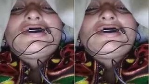 Desi Bhabhi Showing her Pussy On Video Call