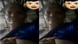 Desi Bhabhi Showing Boobs Pussy